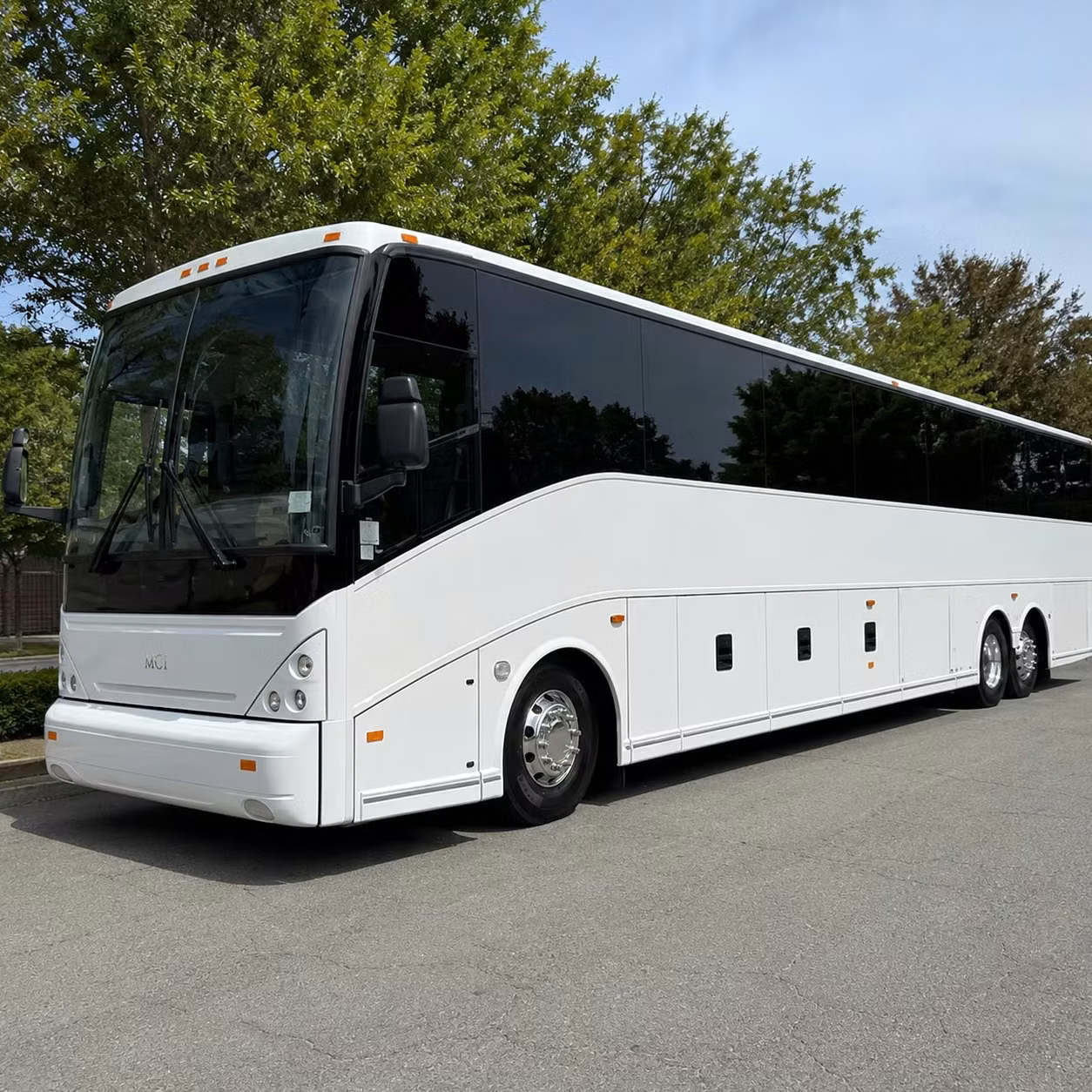 daily commuter shuttles from el monte station to your worksite